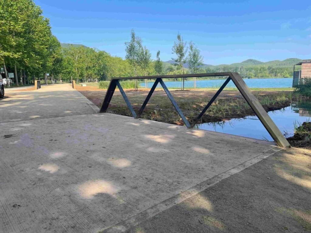 nova passera a la zona de sortida del camp de regates de l'Estany de Banyoles